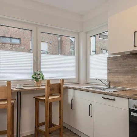 Wittmunder Strasse 24a 50233 *